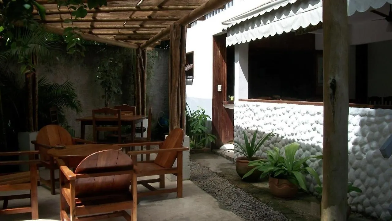 Pousada Cabo Verde Porto Seguro 2*,